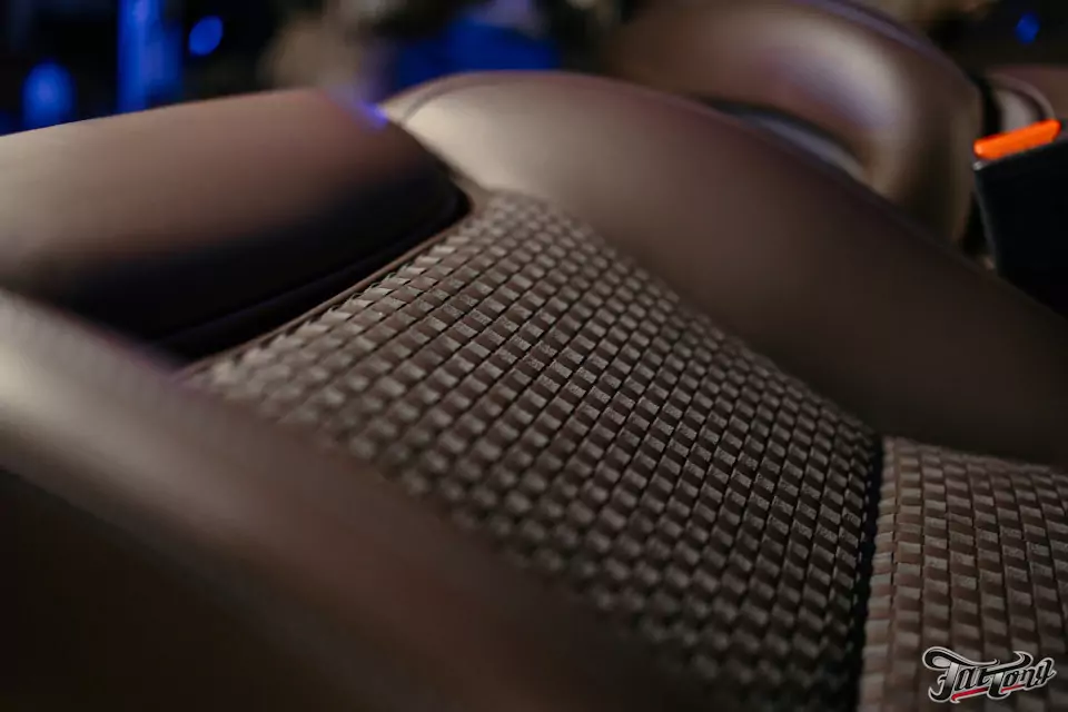 Перетяжка сидений Recaro для Honda Accord 7 в кожу и алькантару с плетением в стиле Bottega Veneta!